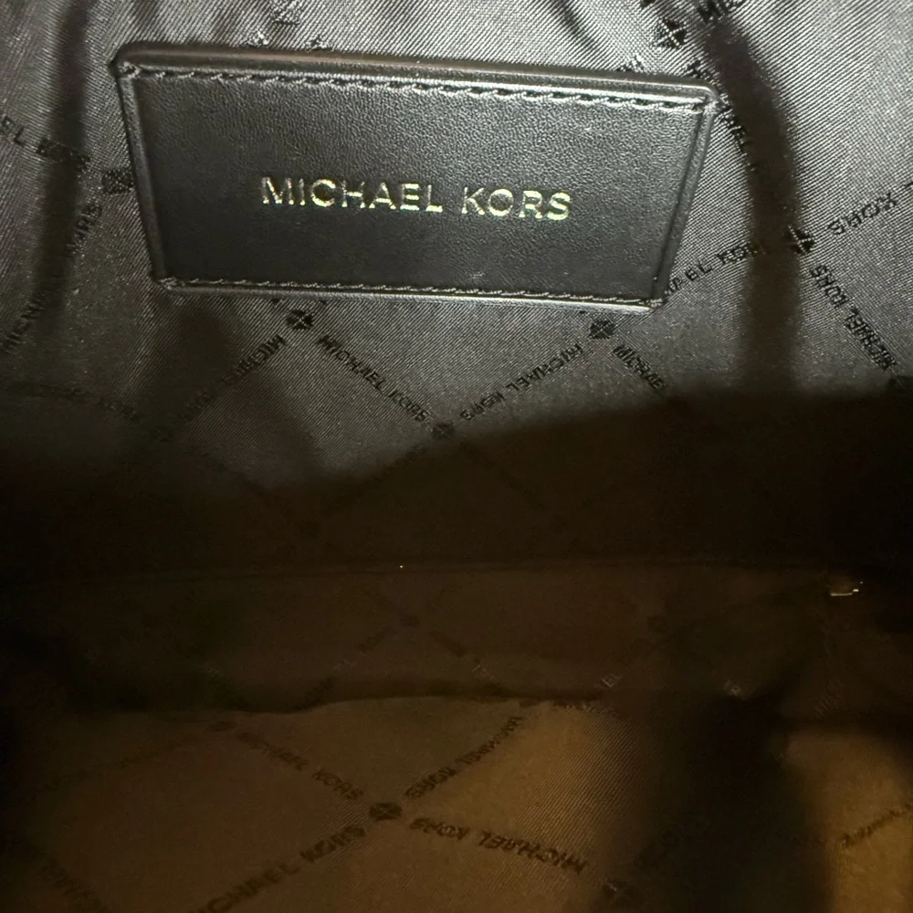 Michael Kors Cherry Double Zip Crossbody Bag - Picture 3 of 7